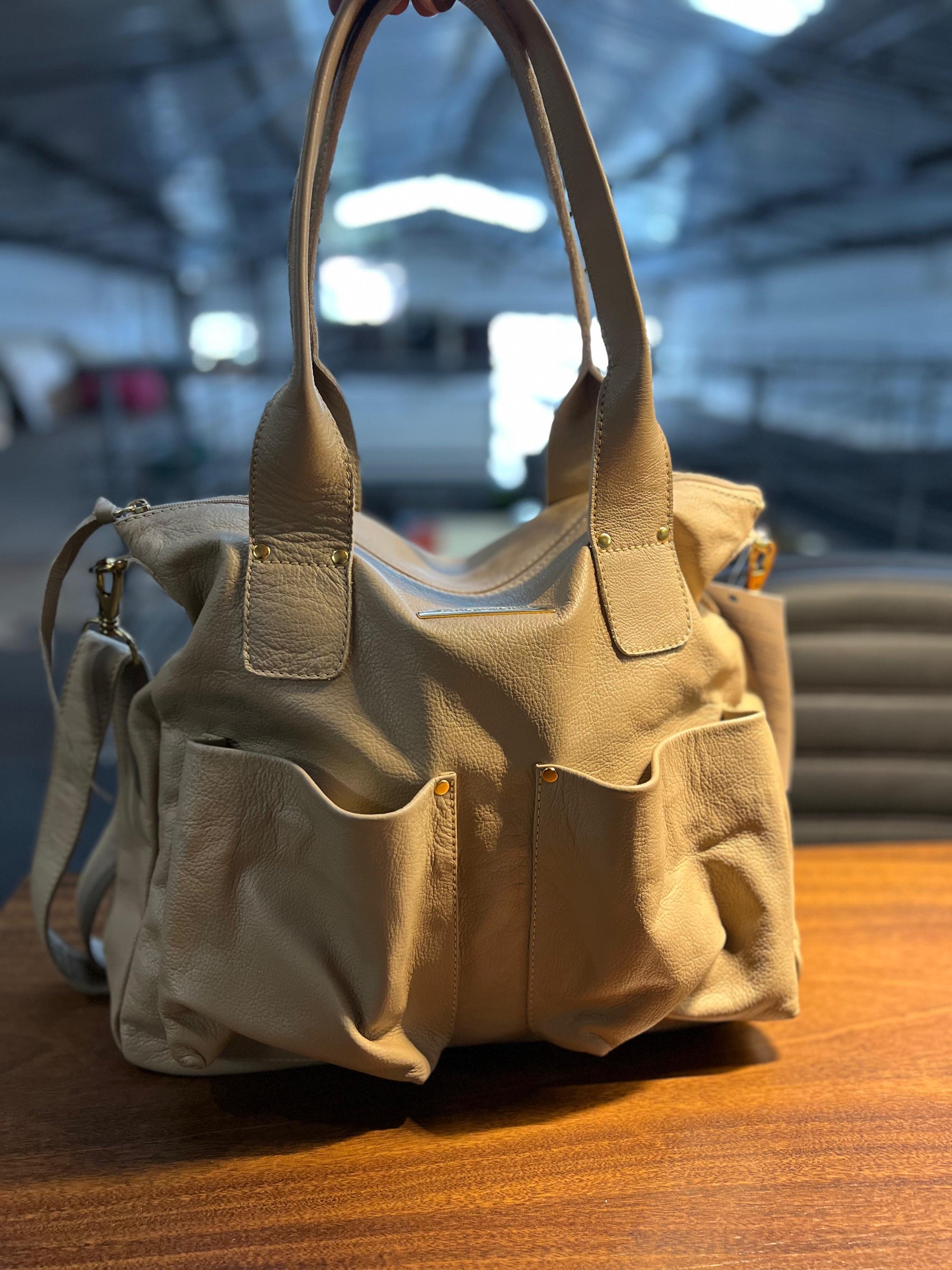 Bolsa VALÊNCIA  em couro legítimo