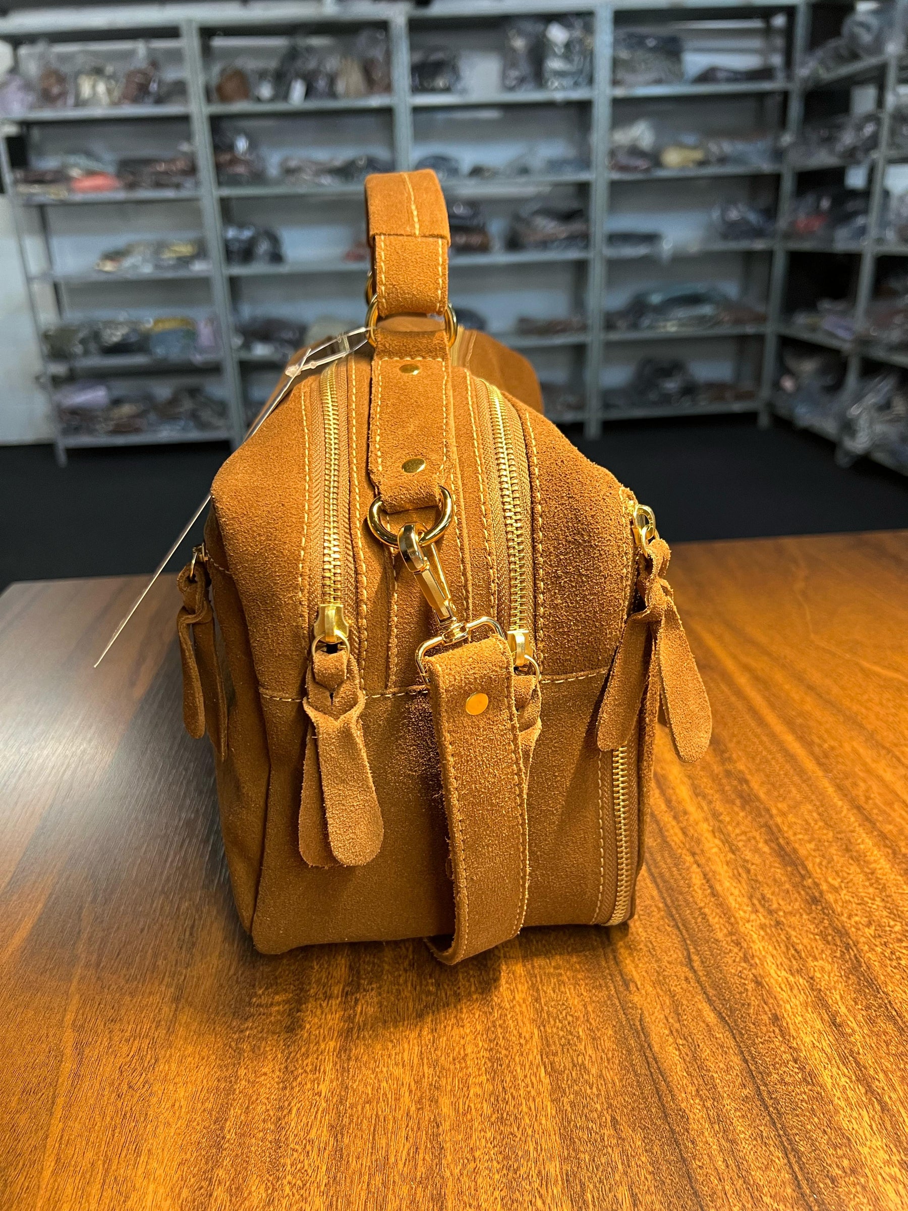 Bolsa SUÍÇA em couro legítimo