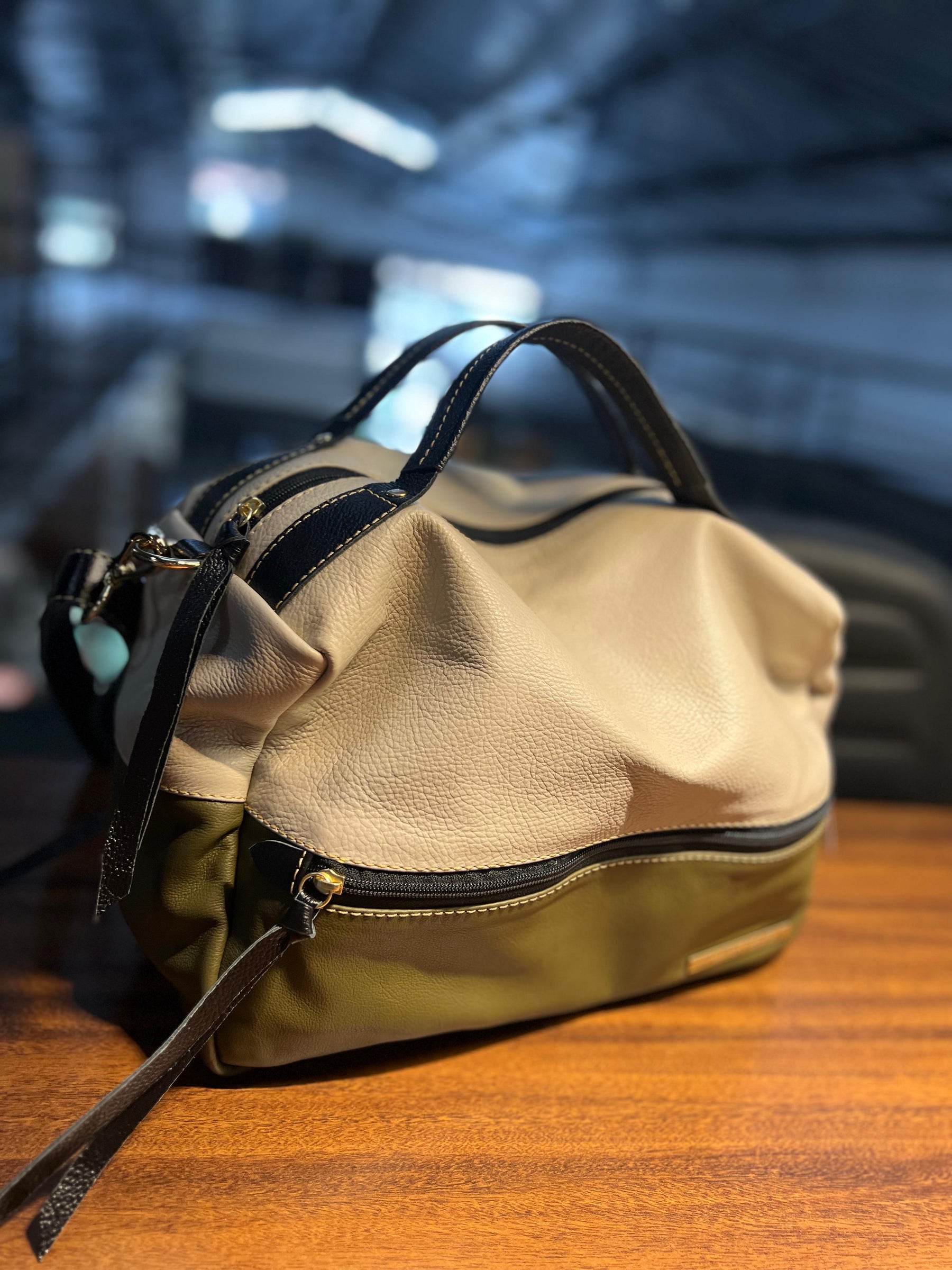 Bolsa SAVANA em couro legítimo de