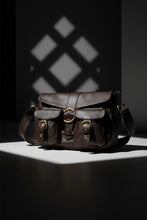 Carregar imagem no visualizador da galeria, Bolsa KASTELLET em couro legítimo
