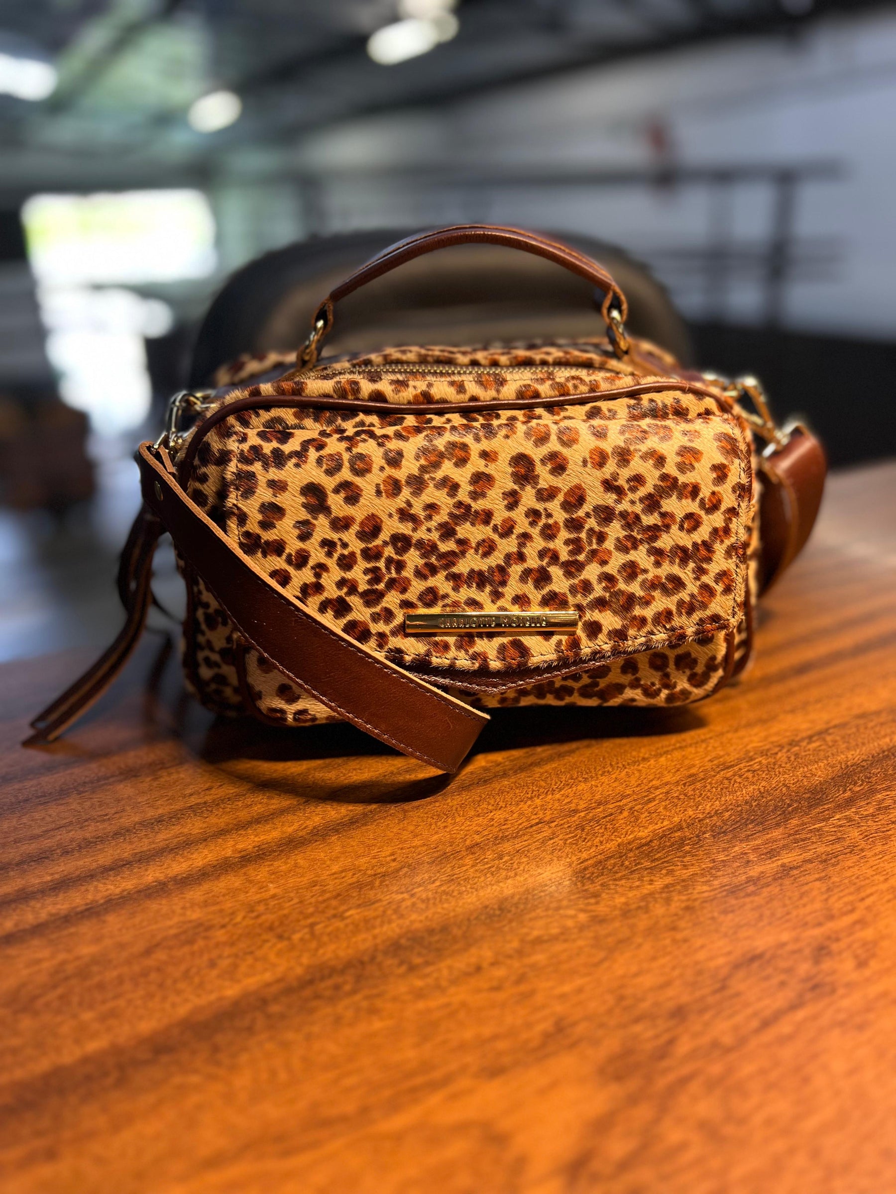 Bolsa MÔNACO em couro legítimo