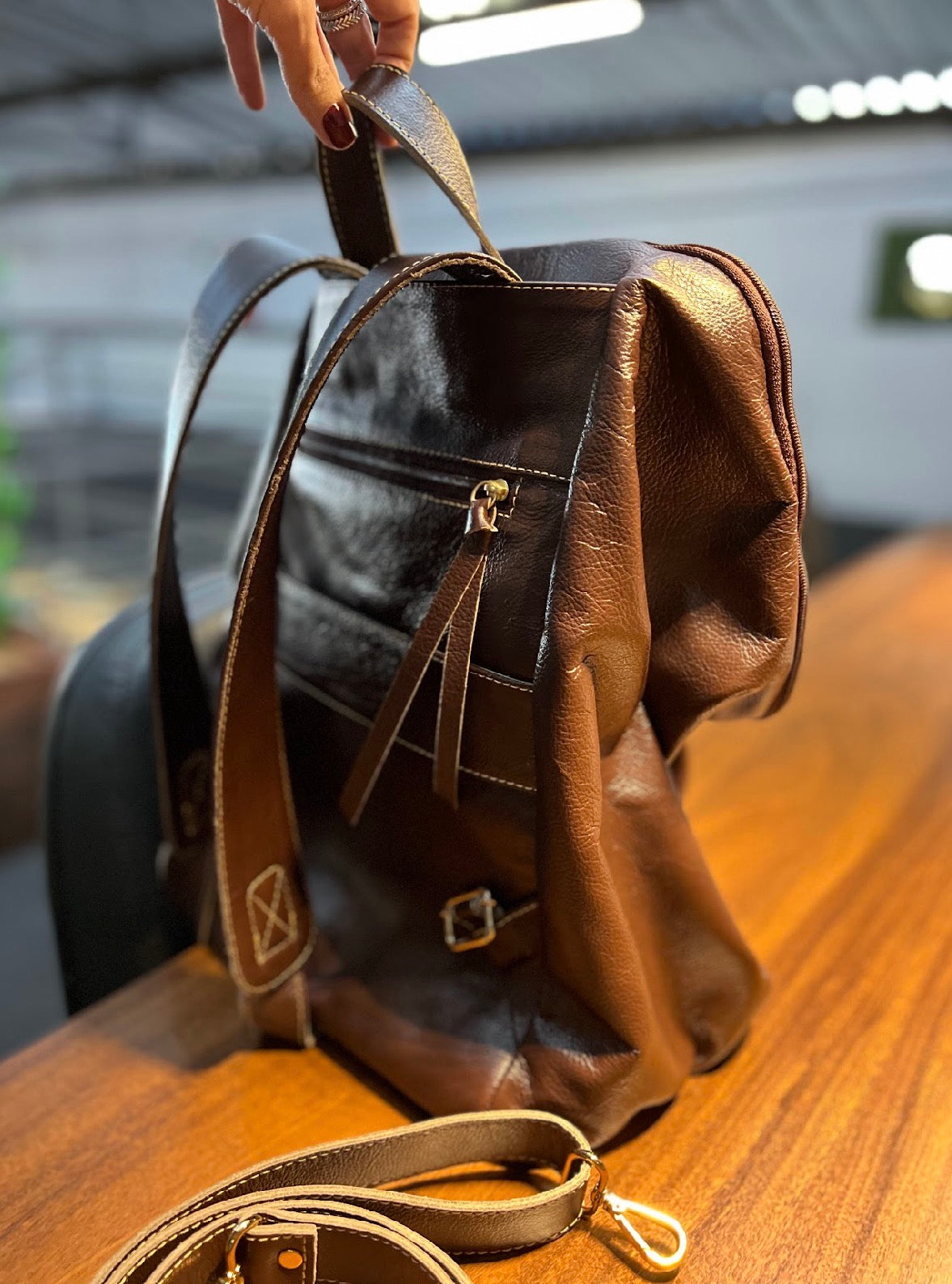 Mala/Mochila ATLAS em couro legítimo