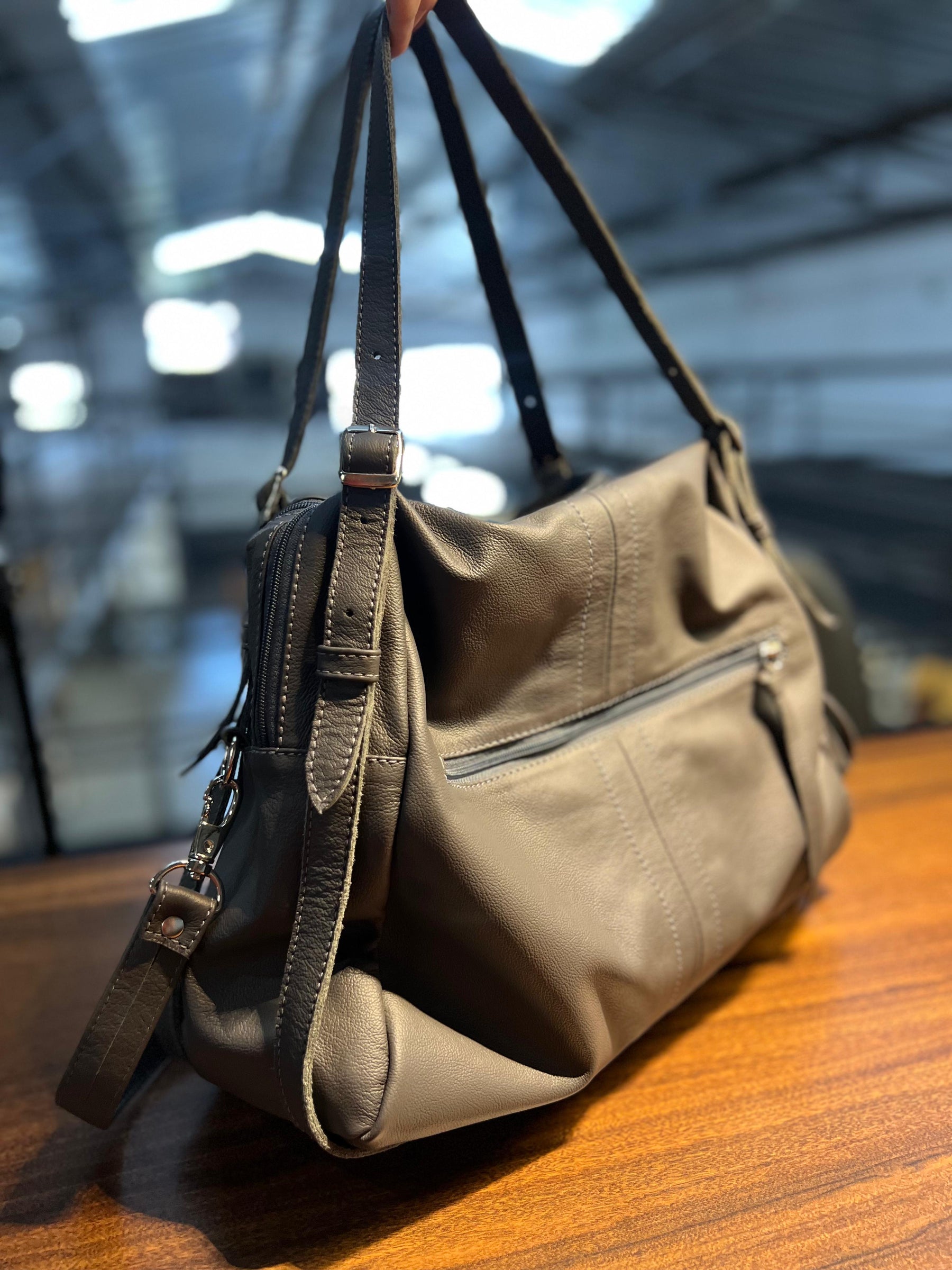 Bolsa NORUEGA em couro Legítimo