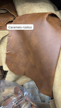 Carregar imagem no visualizador da galeria, Bolsa FRANÇA em couro legítimo
