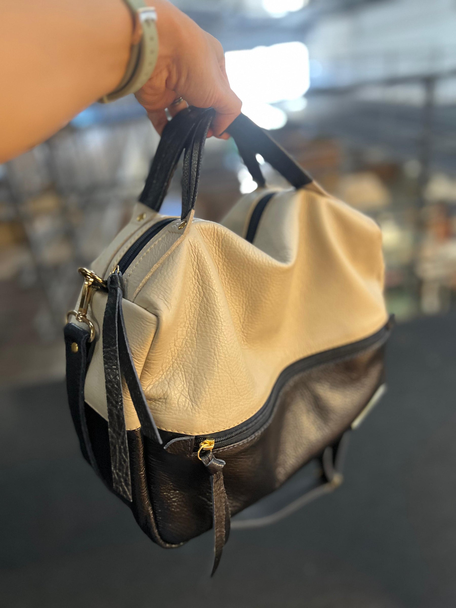 Bolsa SAVANA em couro legítimo de