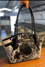 Carregar imagem no visualizador da galeria, LANÇAMENTO! Bolsa BONATA em couro legítimo
