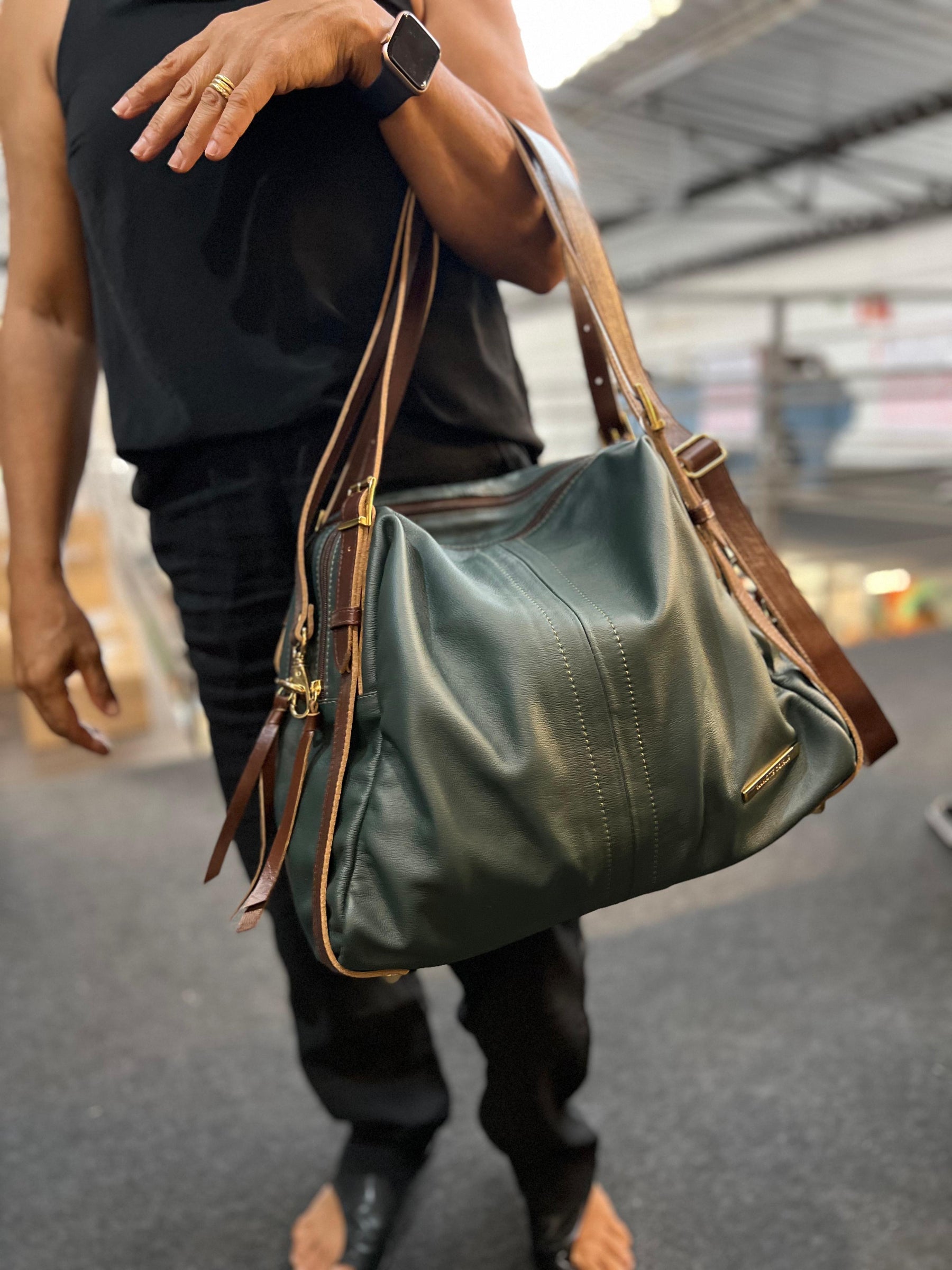 Bolsa NORUEGA em couro Legítimo