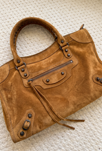 Carregar imagem no visualizador da galeria, Bolsa SPALLA (inspiração Balenciagga) em couro legítimo
