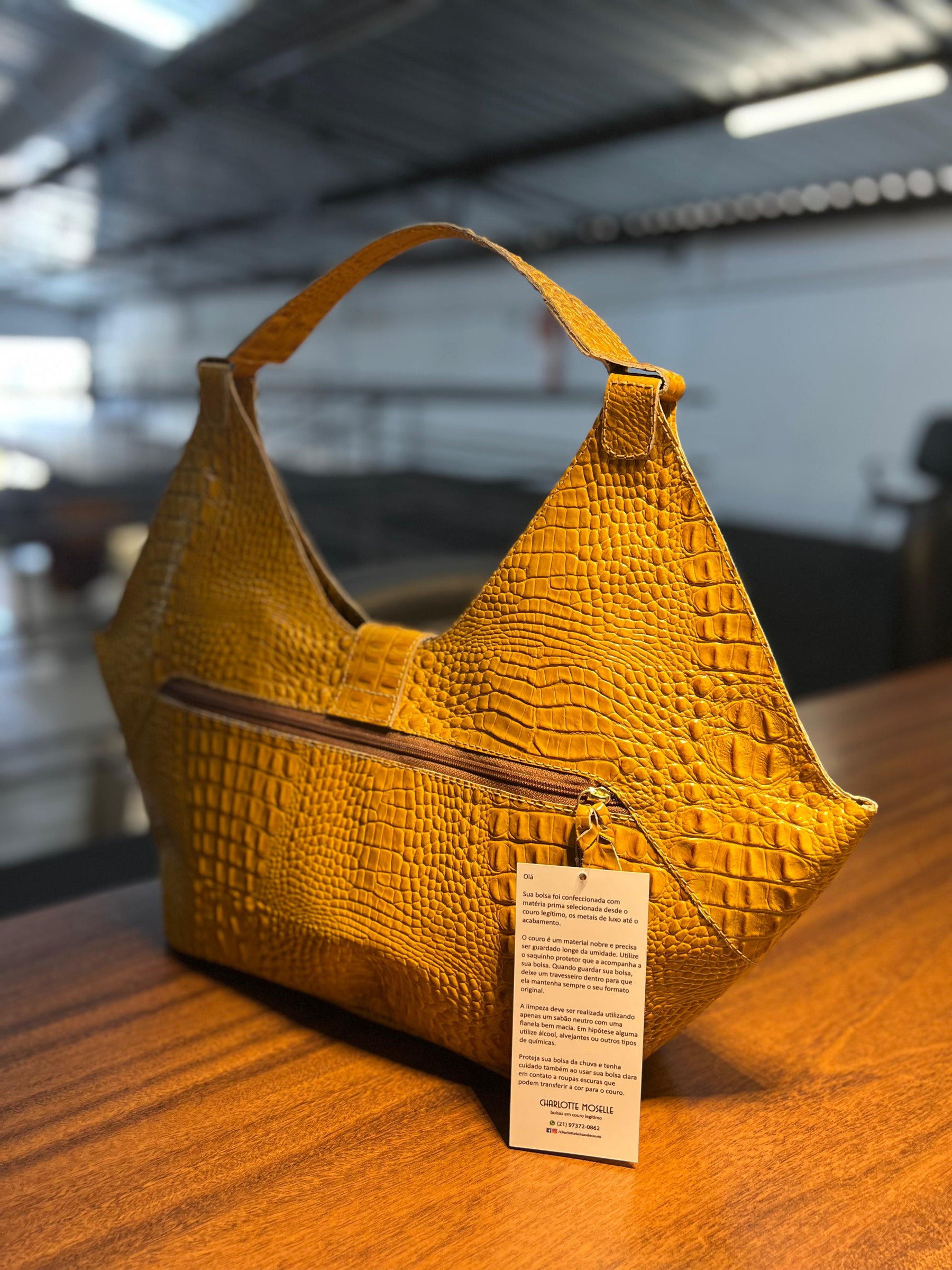 Lançamento! Bolsa CAPRI em couro legítimo