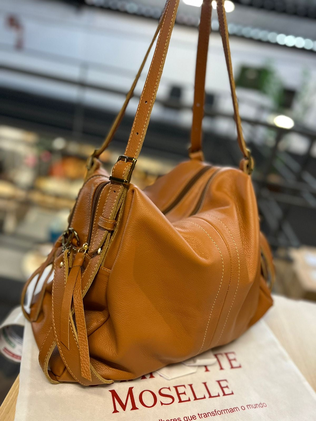 Bolsa NORUEGA em couro Legítimo