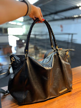 Carregar imagem no visualizador da galeria, Bolsa VERSALHES em couro legítimo
