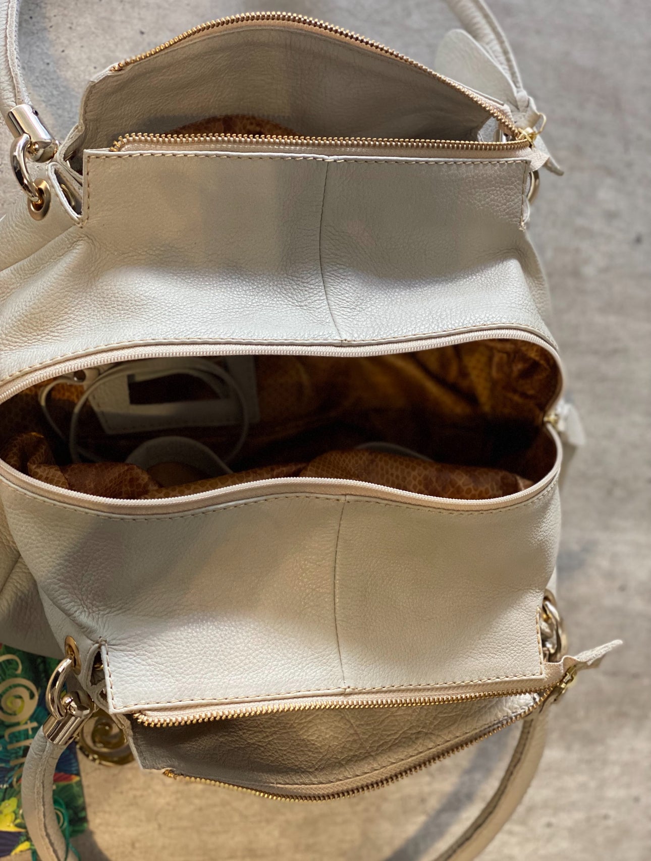Bolsa VIENA em couro legítimo