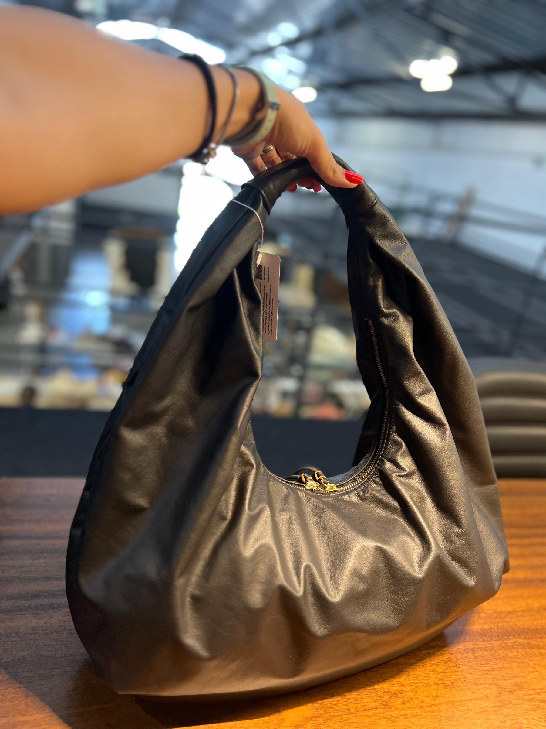 Bolsa AVALON em couro legítimo