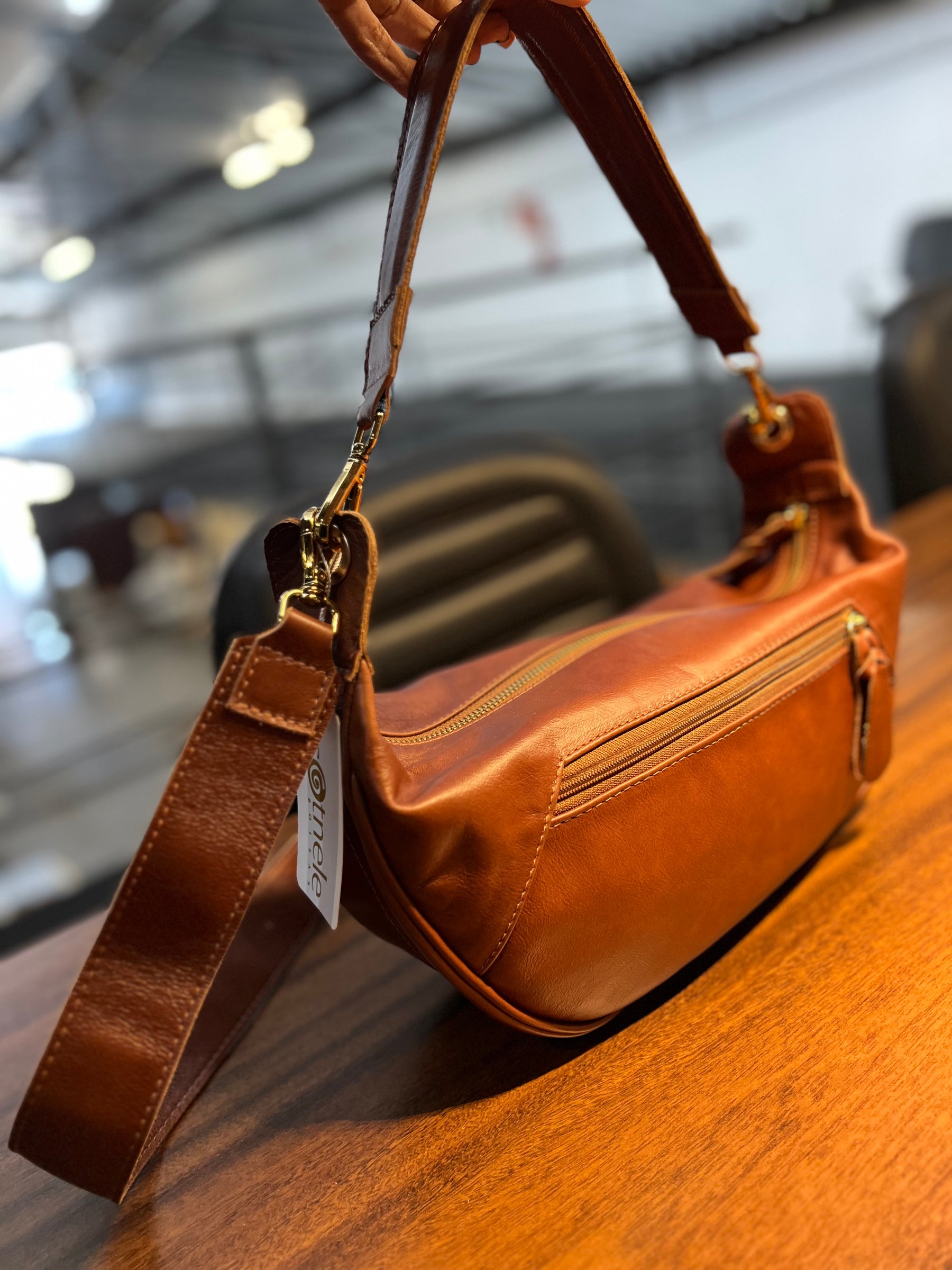 Bolsa MALIBU em couro legítimo