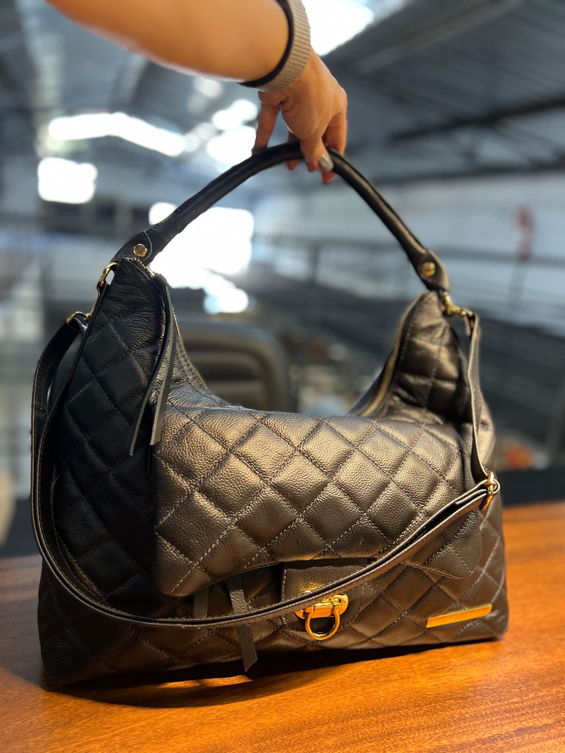 Lançamento! Bolsa ROMÊNIA em couro legítimo