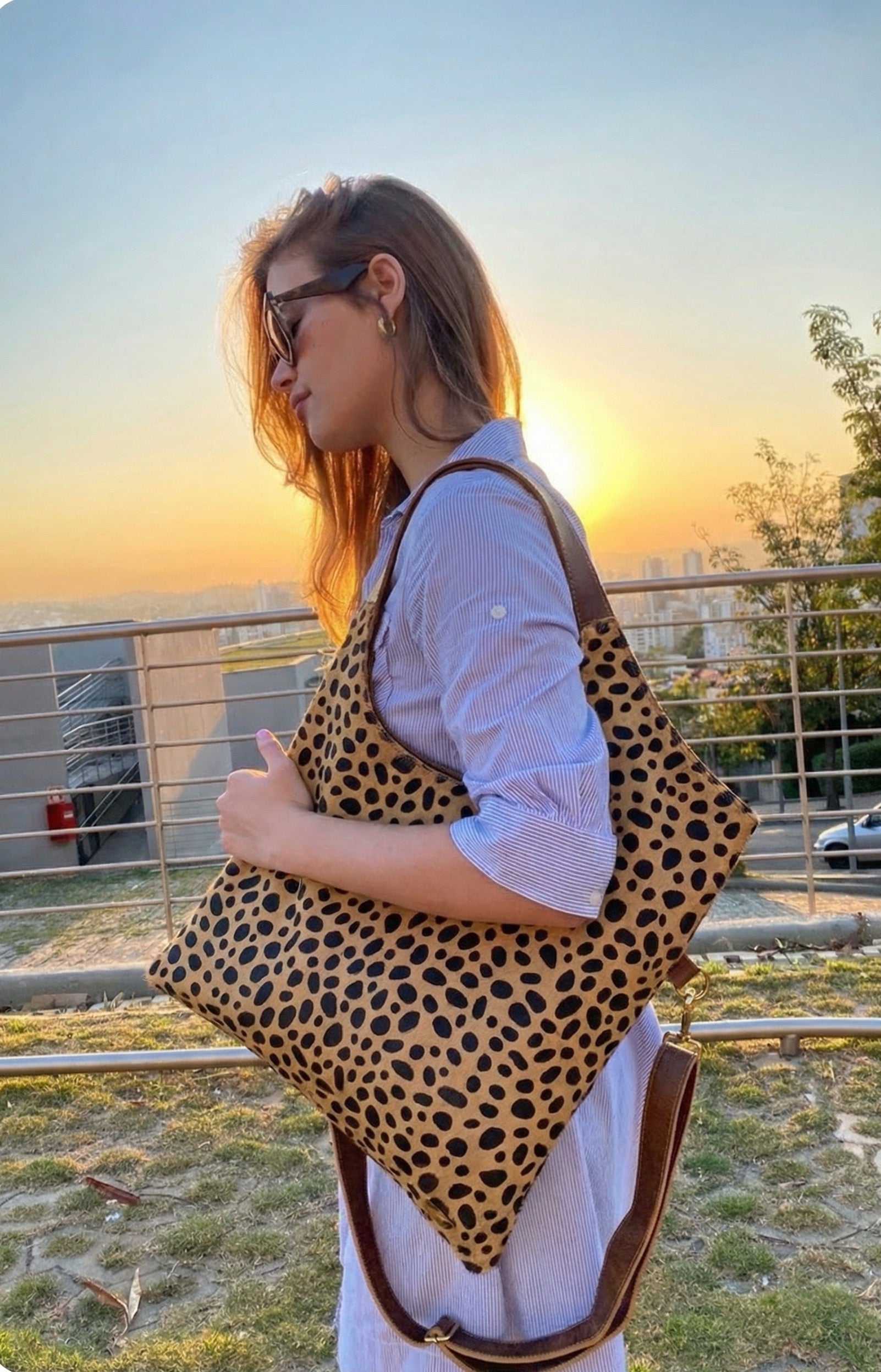 Bolsa ABU DHABI  em couro legítimo