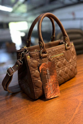 Bolsa TESS em matelassê couro legítimo
