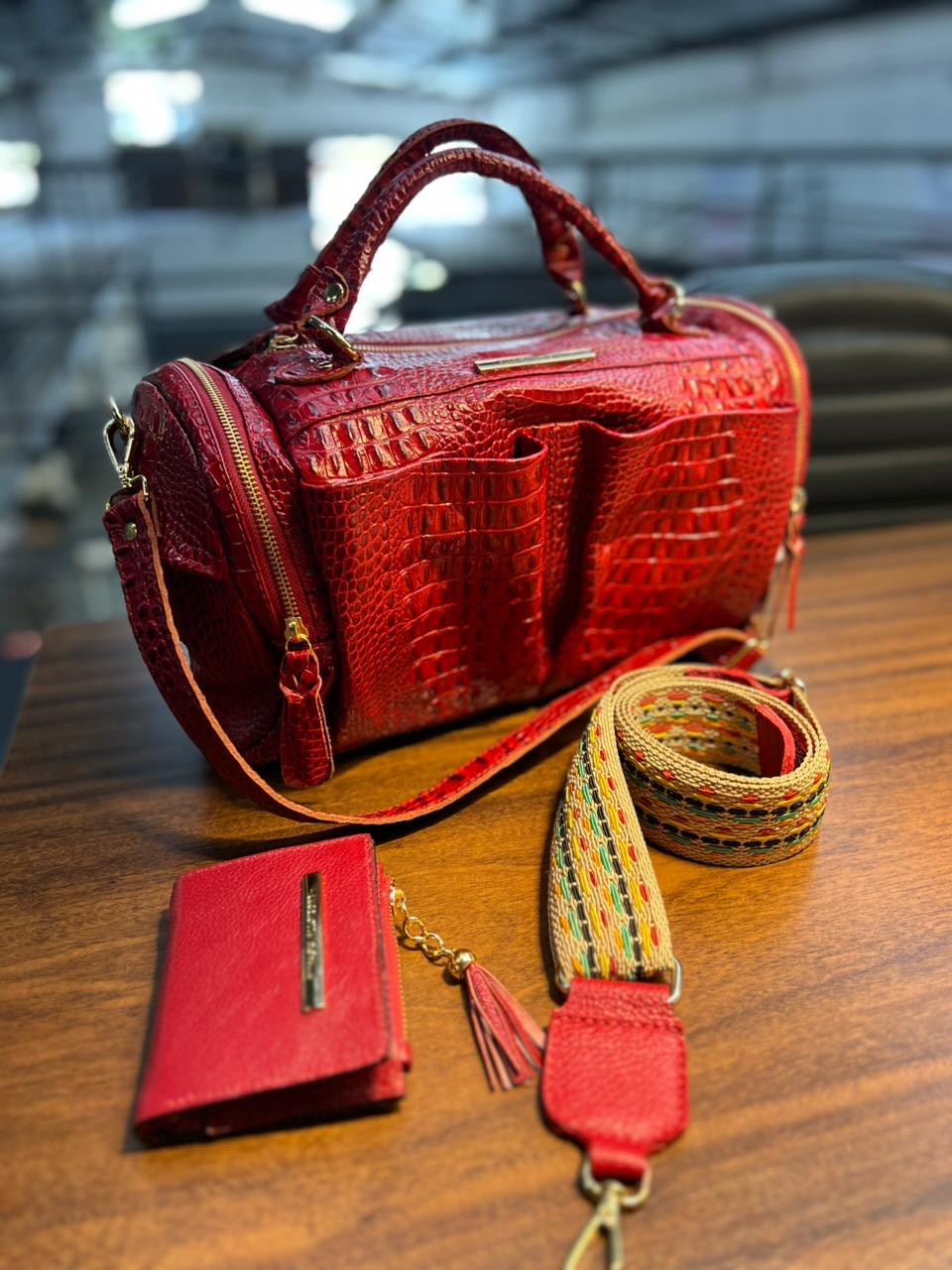 Bolsa DINAMARCA em couro legítimo