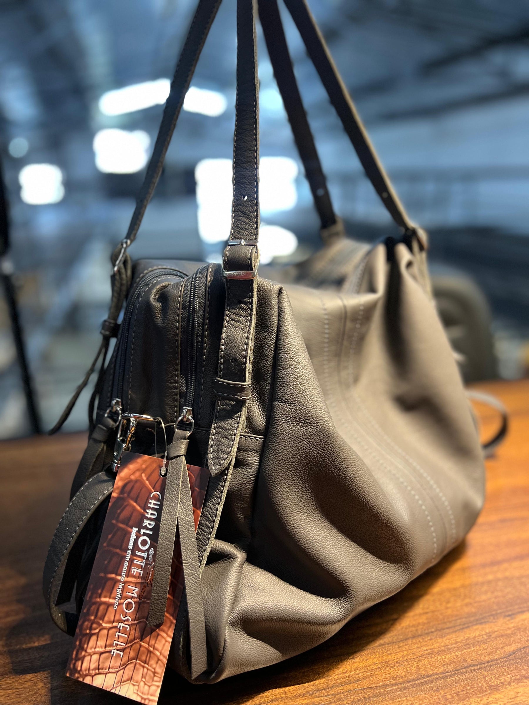 Bolsa NORUEGA em couro Legítimo