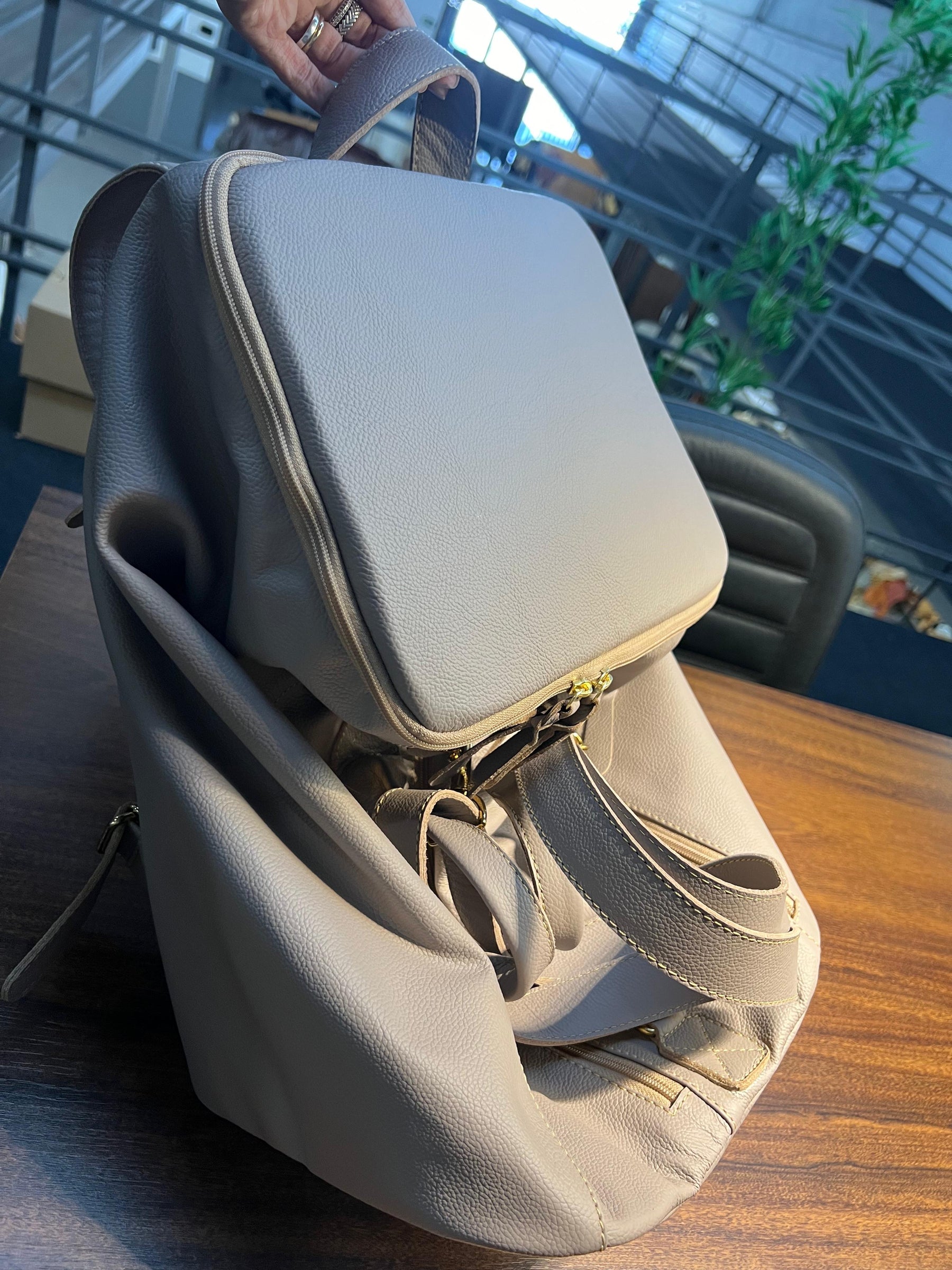 Mala/Mochila ATLAS em couro legítimo