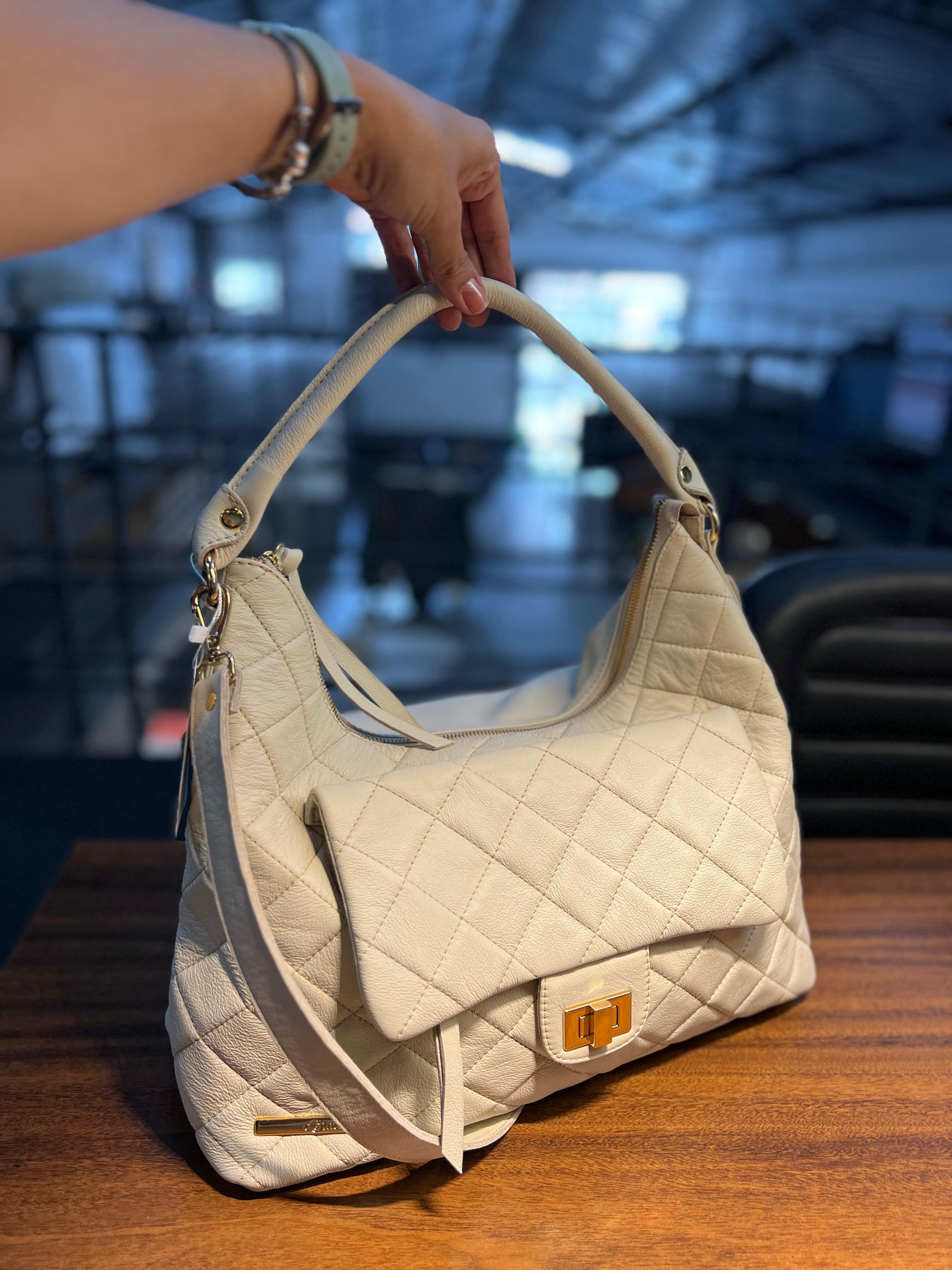 Lançamento! Bolsa ROMÊNIA em couro legítimo