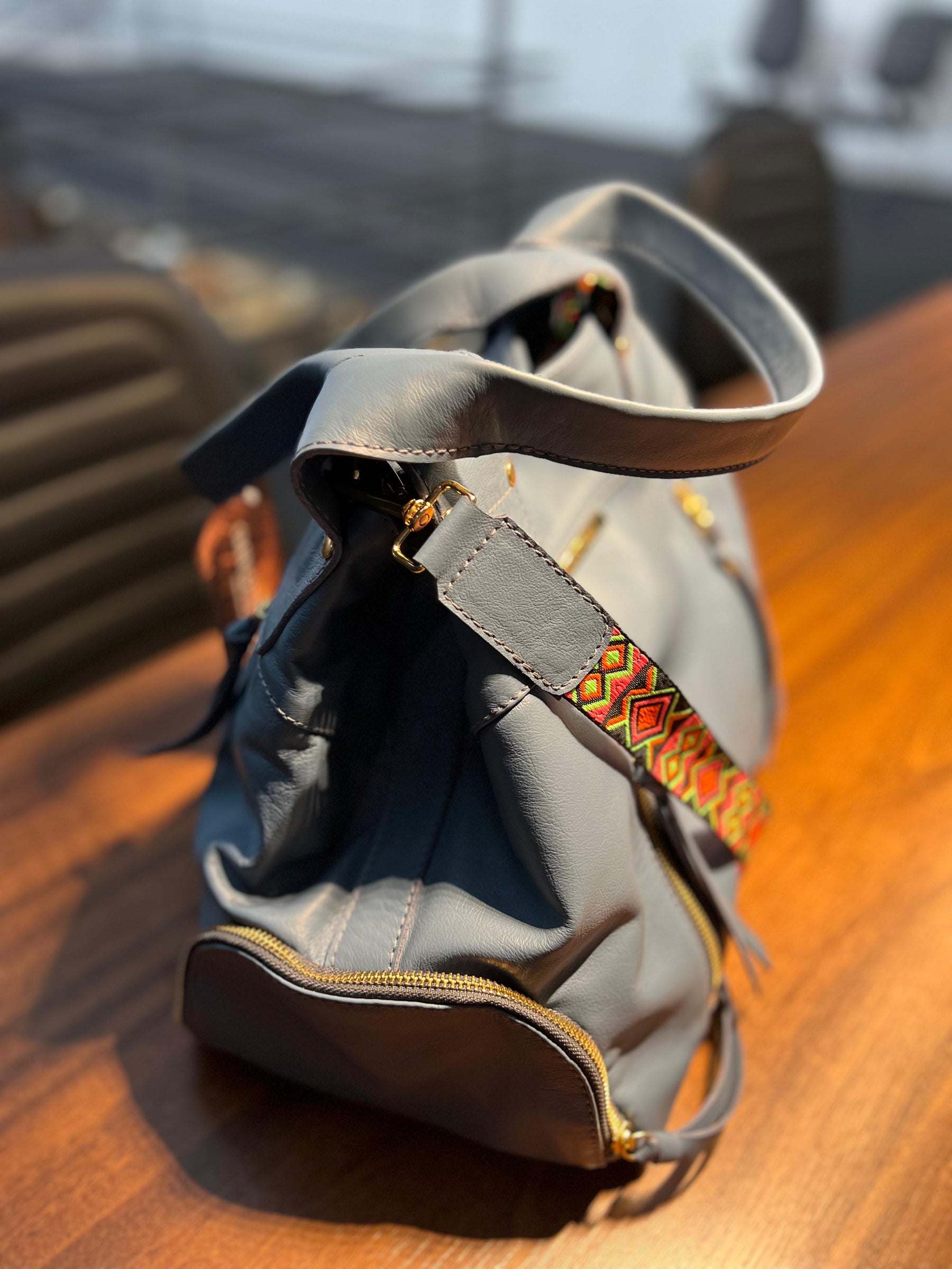 Bolsa MONTEVIDÉO em couro legítimo