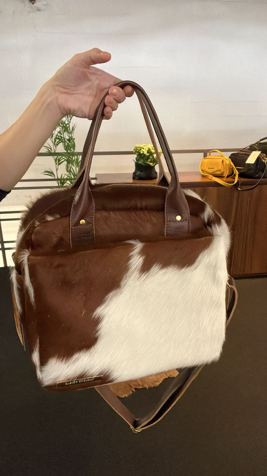 Bolsa BUENOS AIRES em couro legítimo