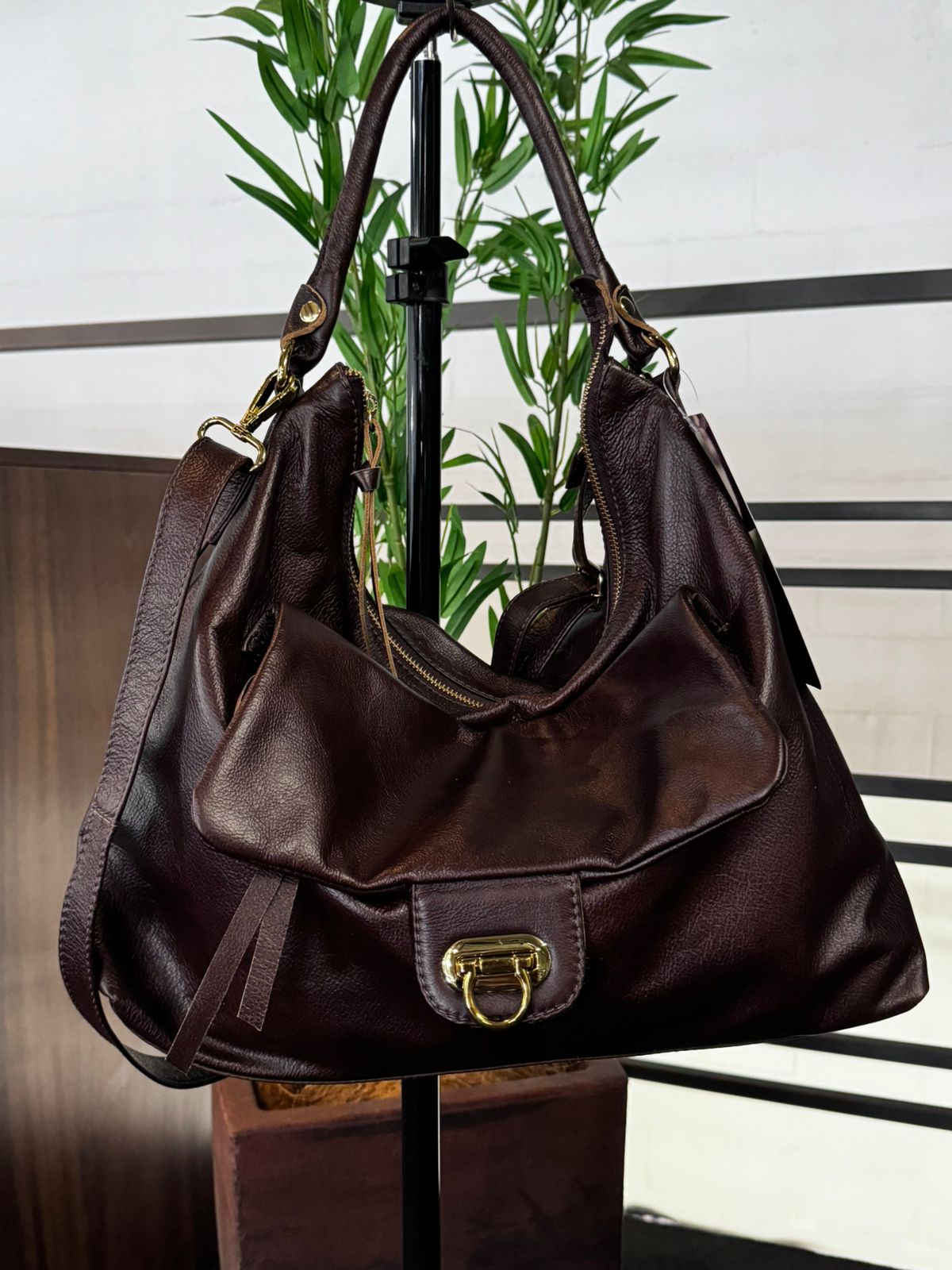 Lançamento! Bolsa ROMÊNIA em couro legítimo