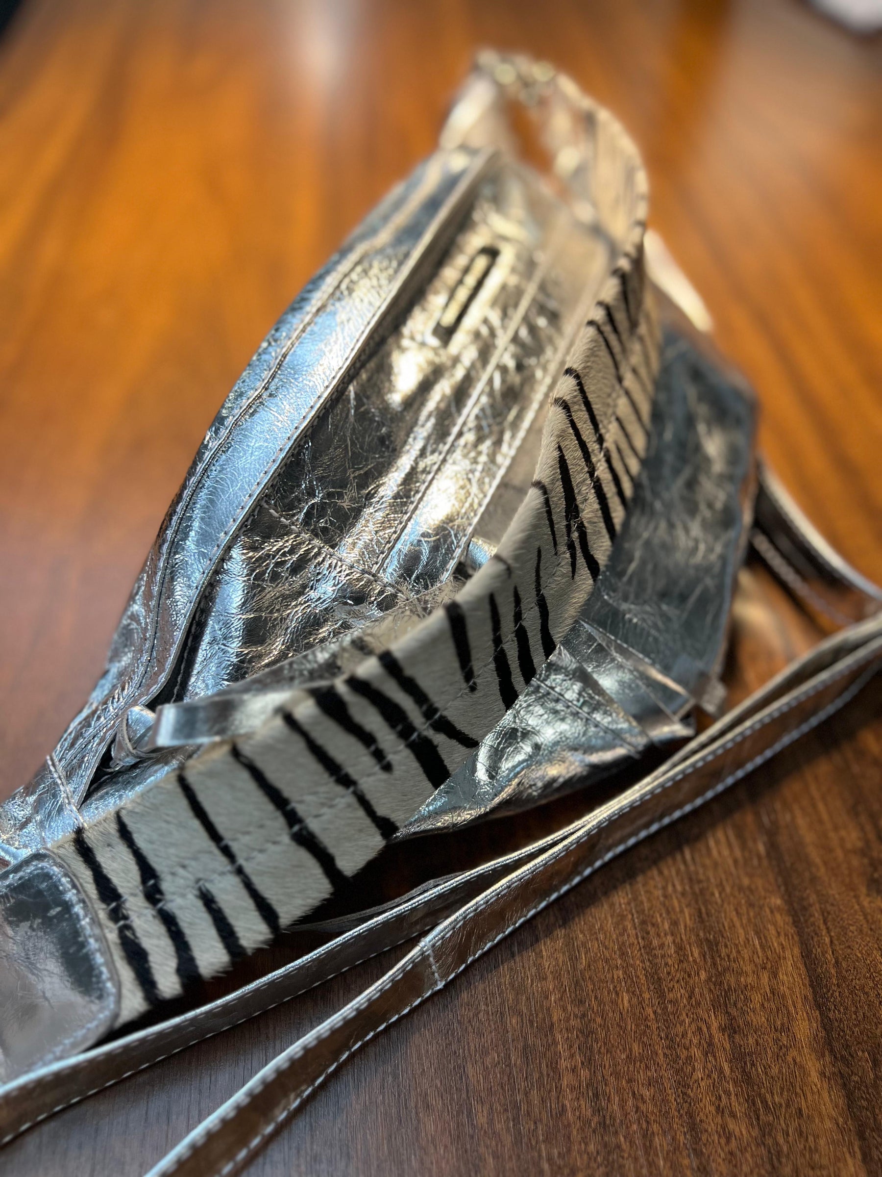 Bolsa IPANEMA em couro legítimo