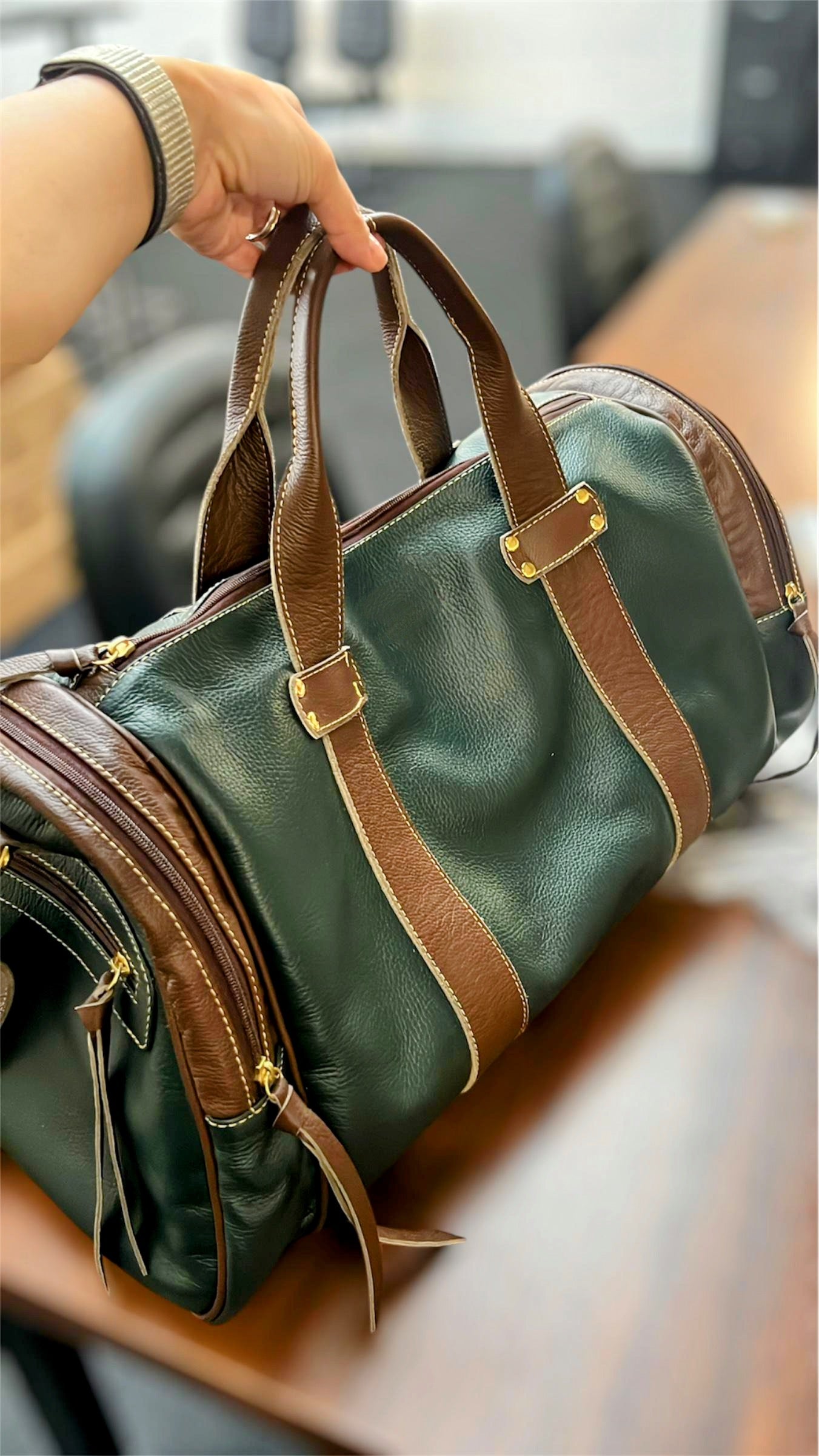 Mala HELSINK em couro legítimo