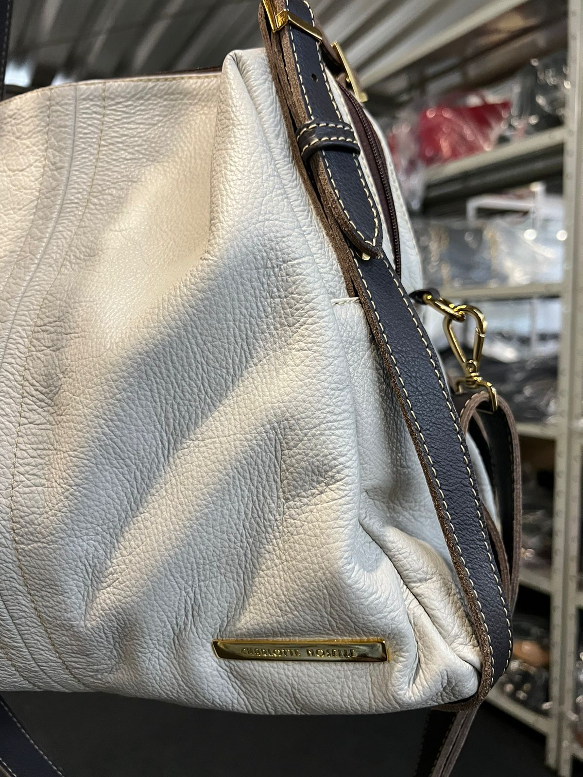 Bolsa NORUEGA em couro Legítimo