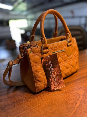 Bolsa TESS em matelassê couro legítimo