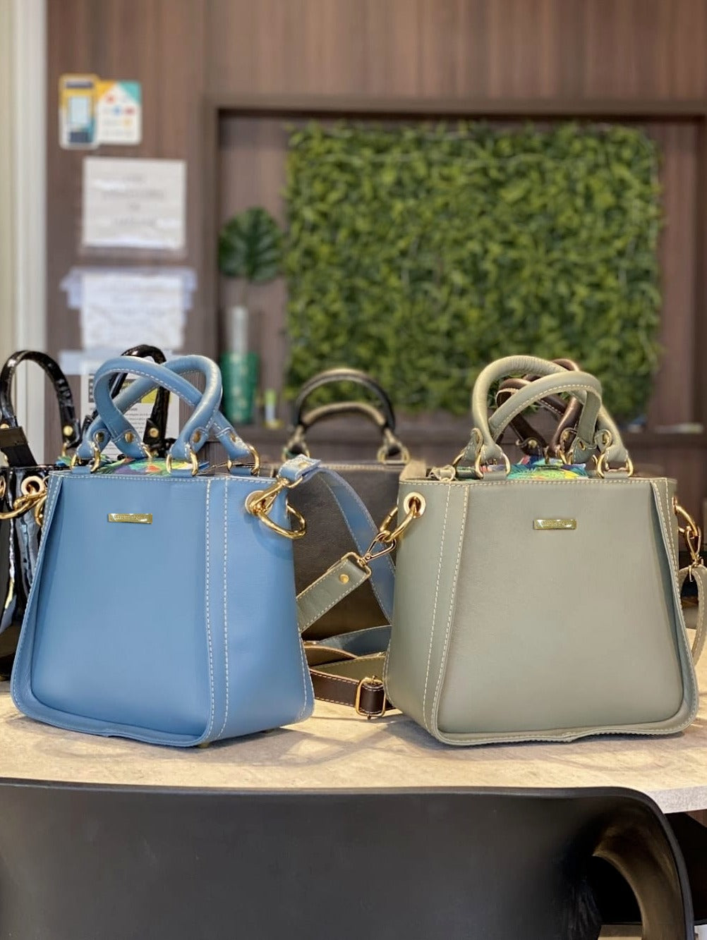 Bolsa MALDIVAS em couro legítimo