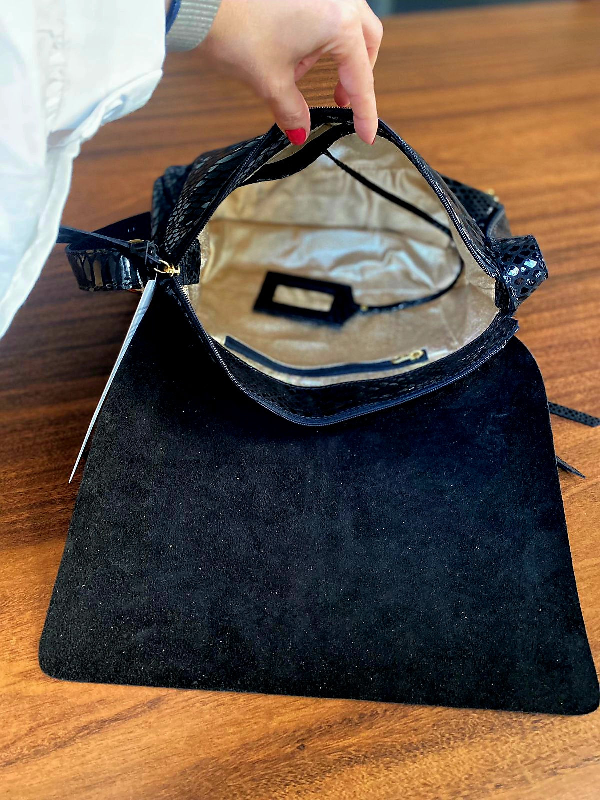 Bolsa CARTEIRO LIVERPOOL em couro legítimo