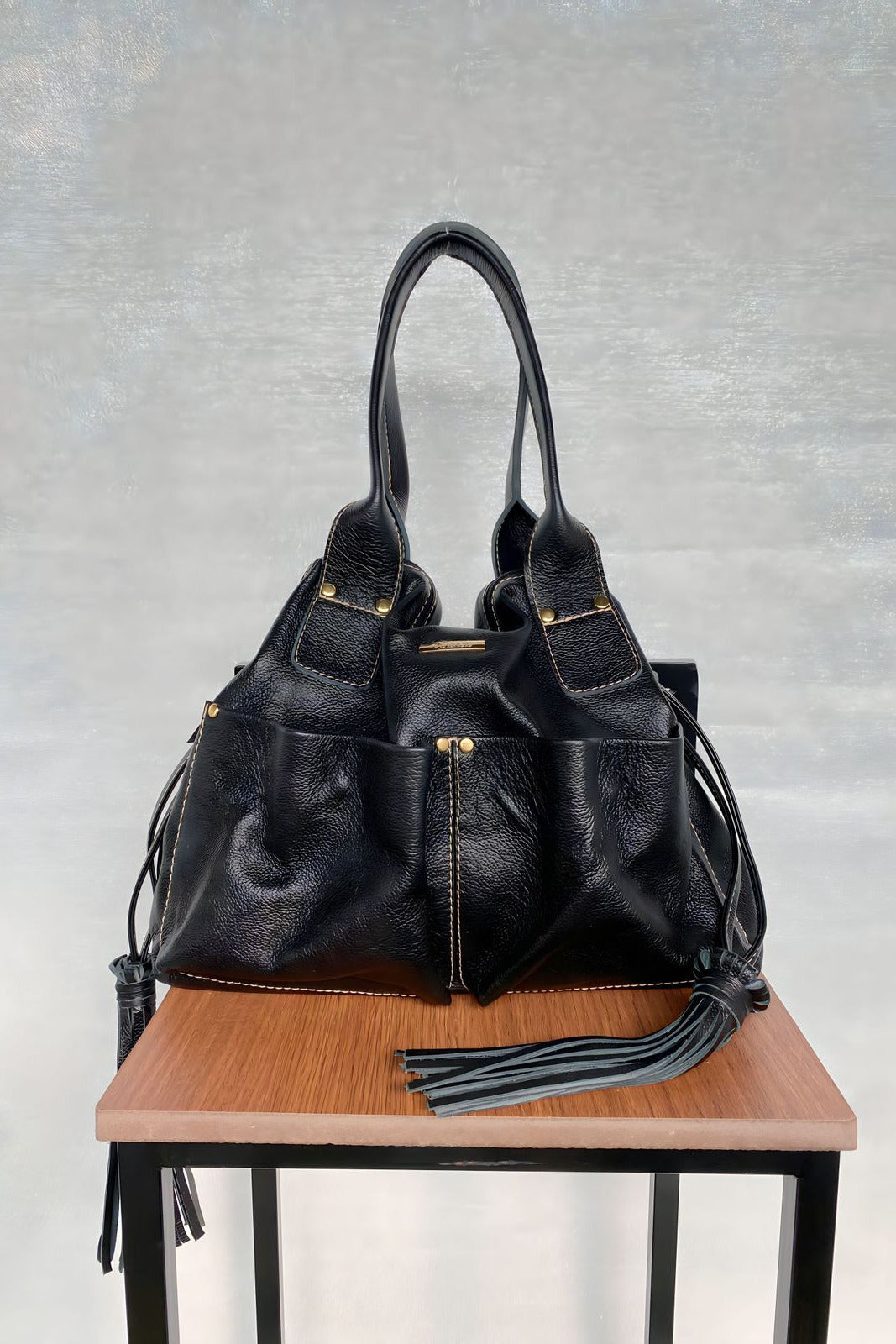 Bolsa IBIZA em couro legítimo