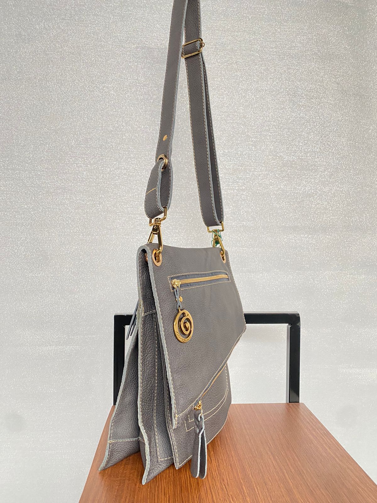 Bolsa DIJON em couro legítimo