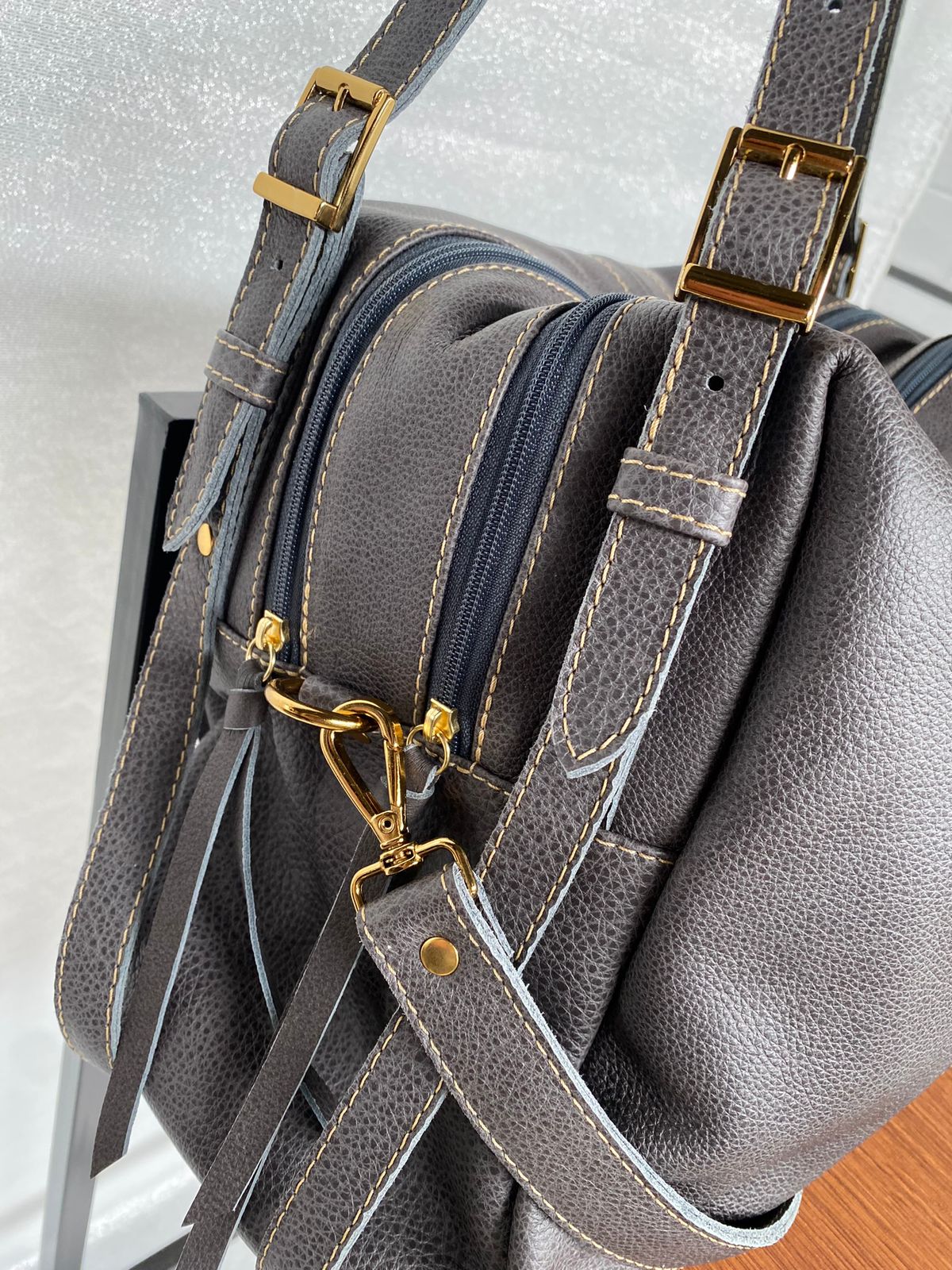 Bolsa NORUEGA em couro Legítimo