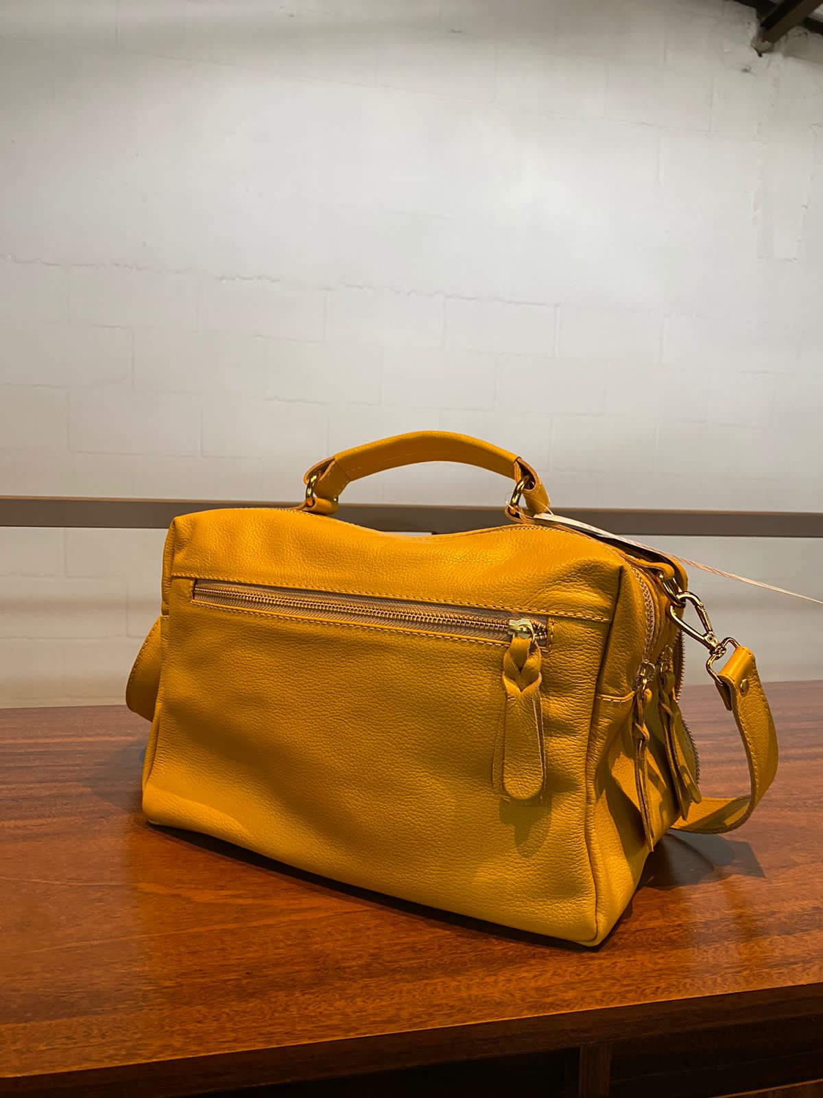 Bolsa SUÍÇA em couro legítimo