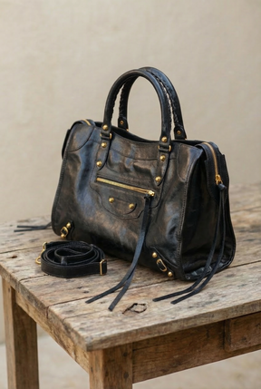 Bolsa SPALLA (inspiração Balenciagga) em couro legítimo