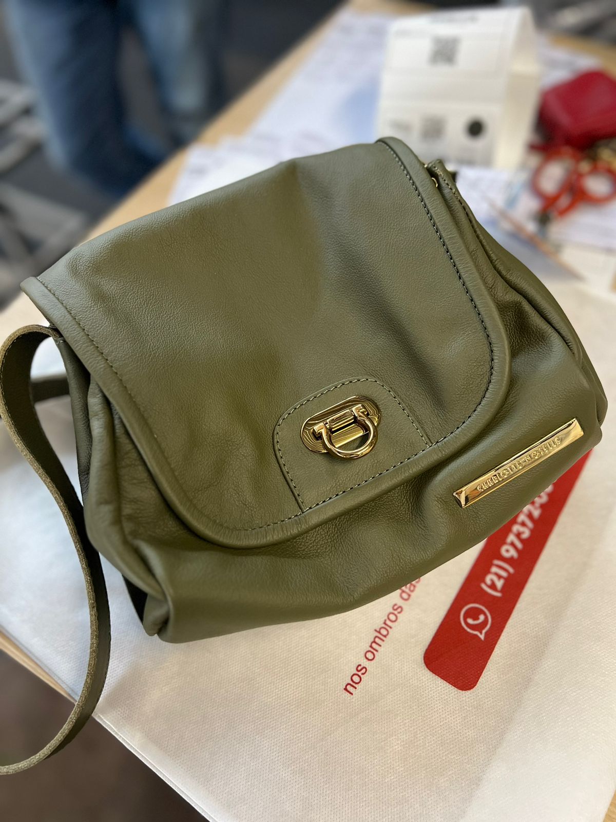 Bolsa LISBOA em couro legítimo