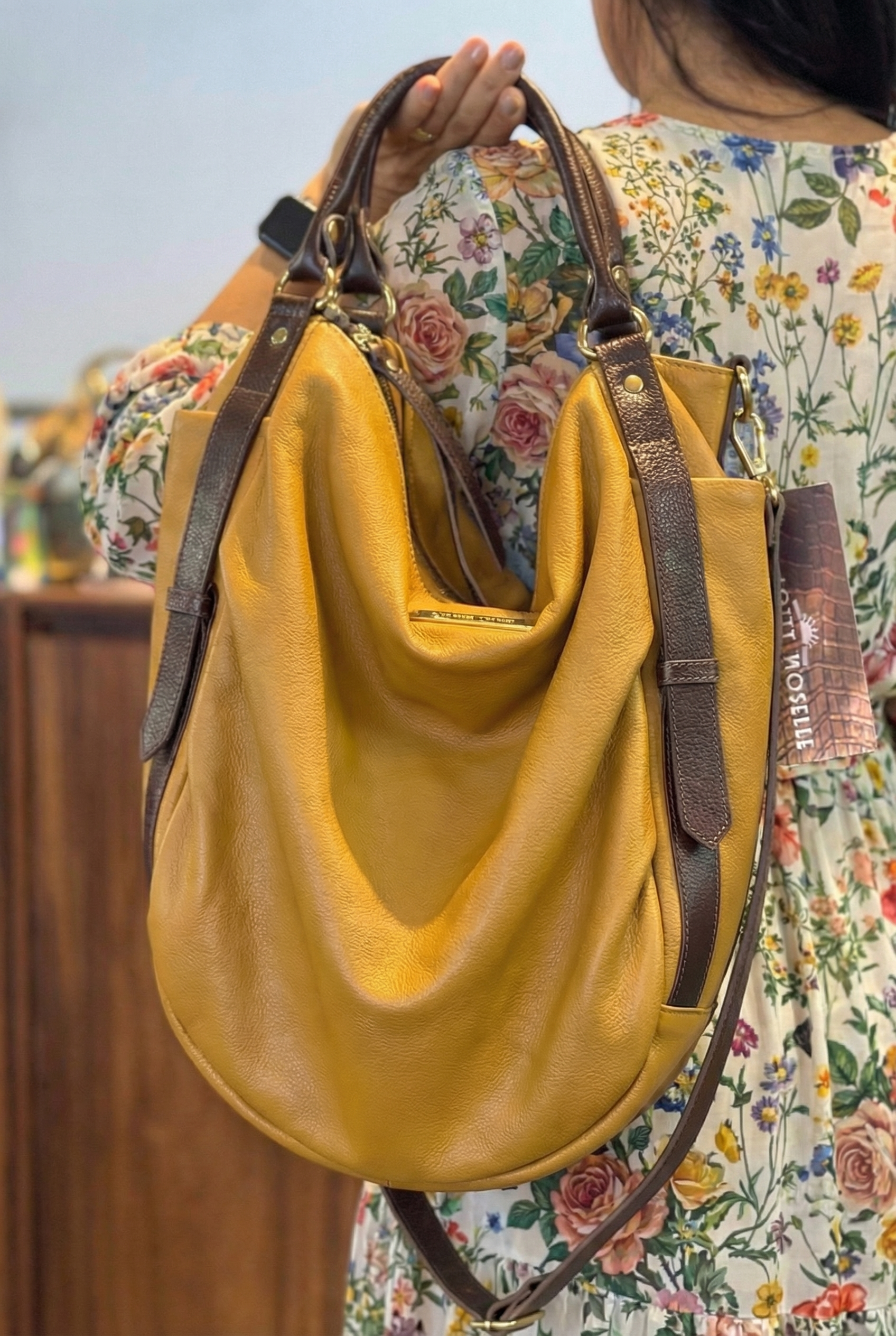 Bolsa HAIA em couro legítimo