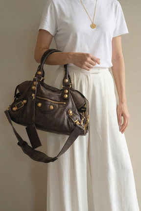 Bolsa SPALLA (inspiração Balenciagga) em couro legítimo