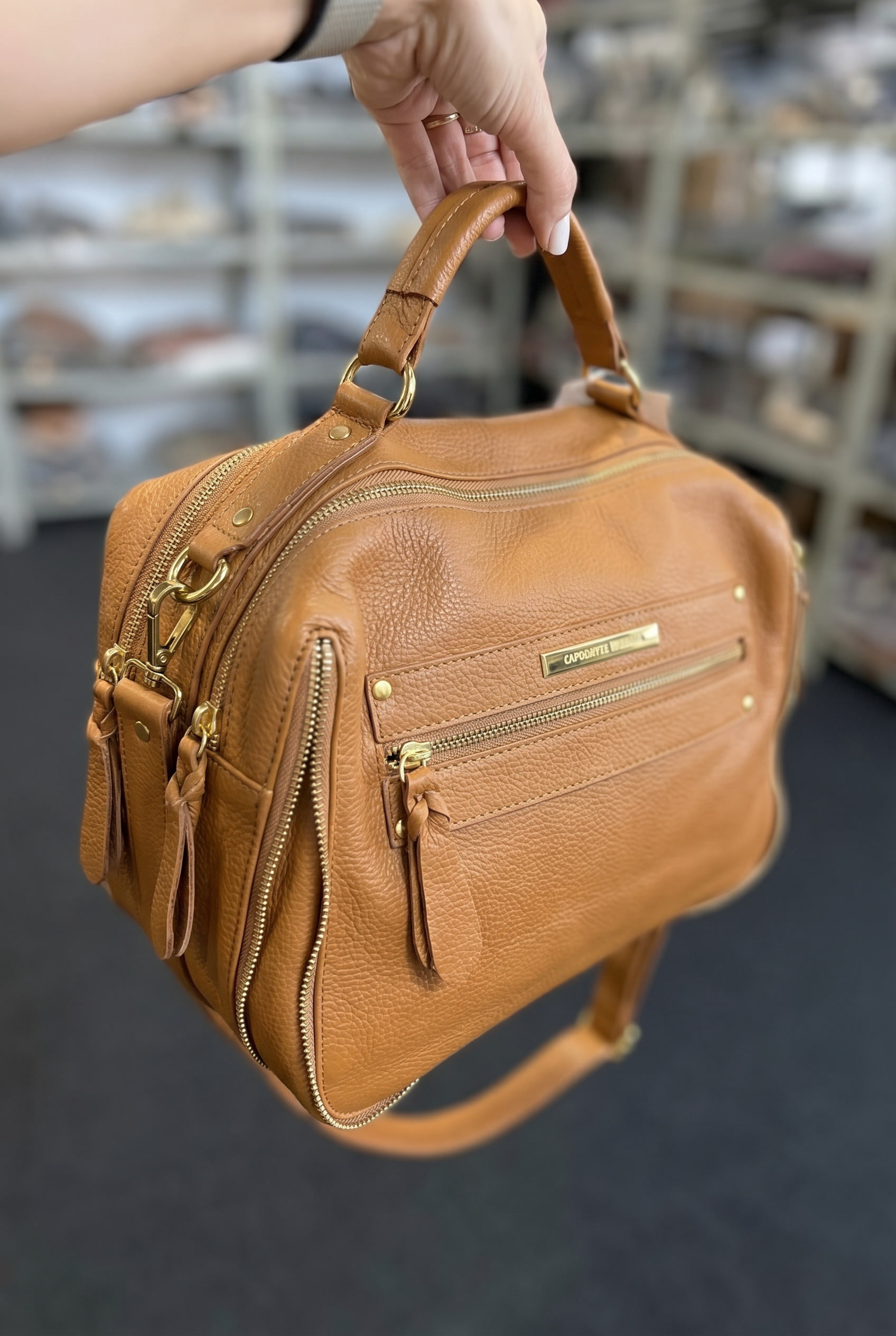 Bolsa SUÍÇA em couro legítimo