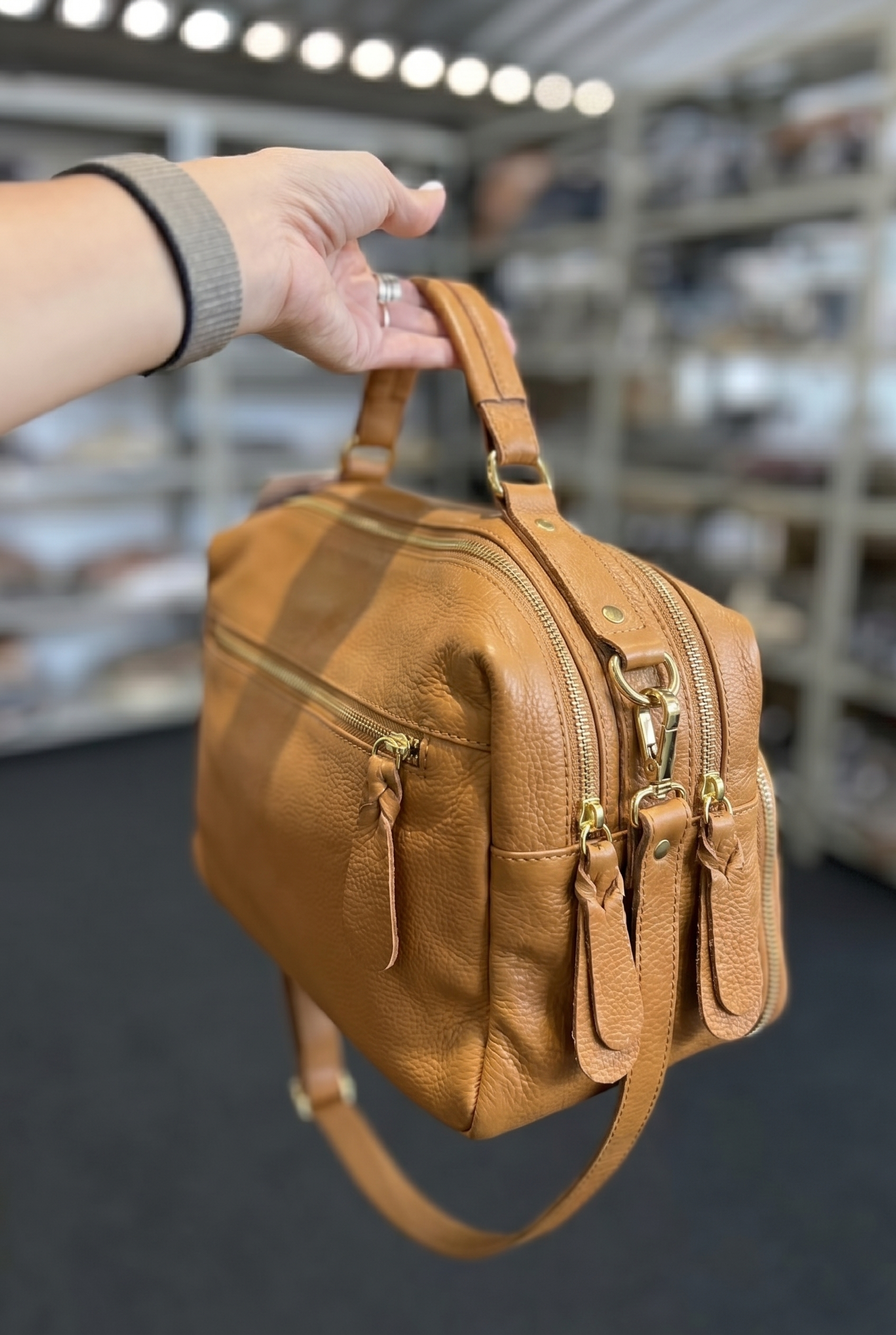 Bolsa SUÍÇA em couro legítimo