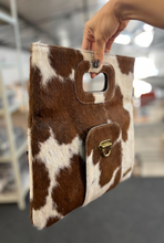Carregar imagem no visualizador da galeria, Bolsa Clutch OXFORD em couro legítimo
