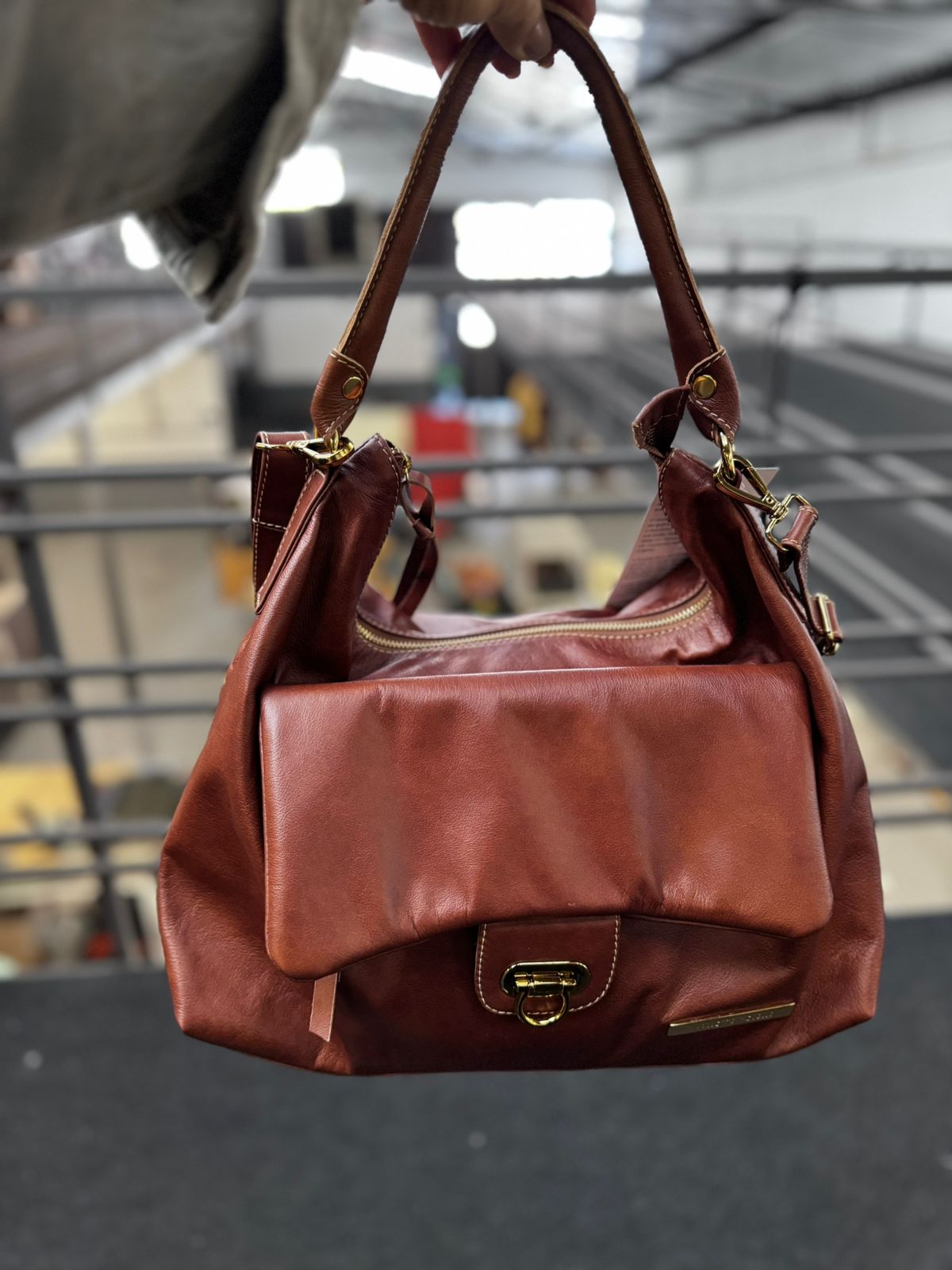 Lançamento! Bolsa ROMÊNIA em couro legítimo