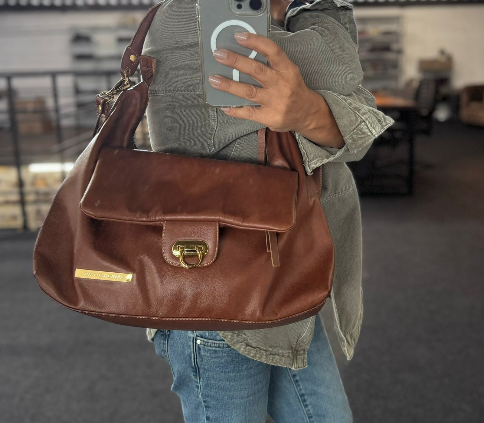 Lançamento! Bolsa ROMÊNIA em couro legítimo