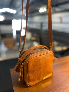 Bolsa CANCUN em couro legítimo