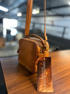Bolsa CANCUN em couro legítimo