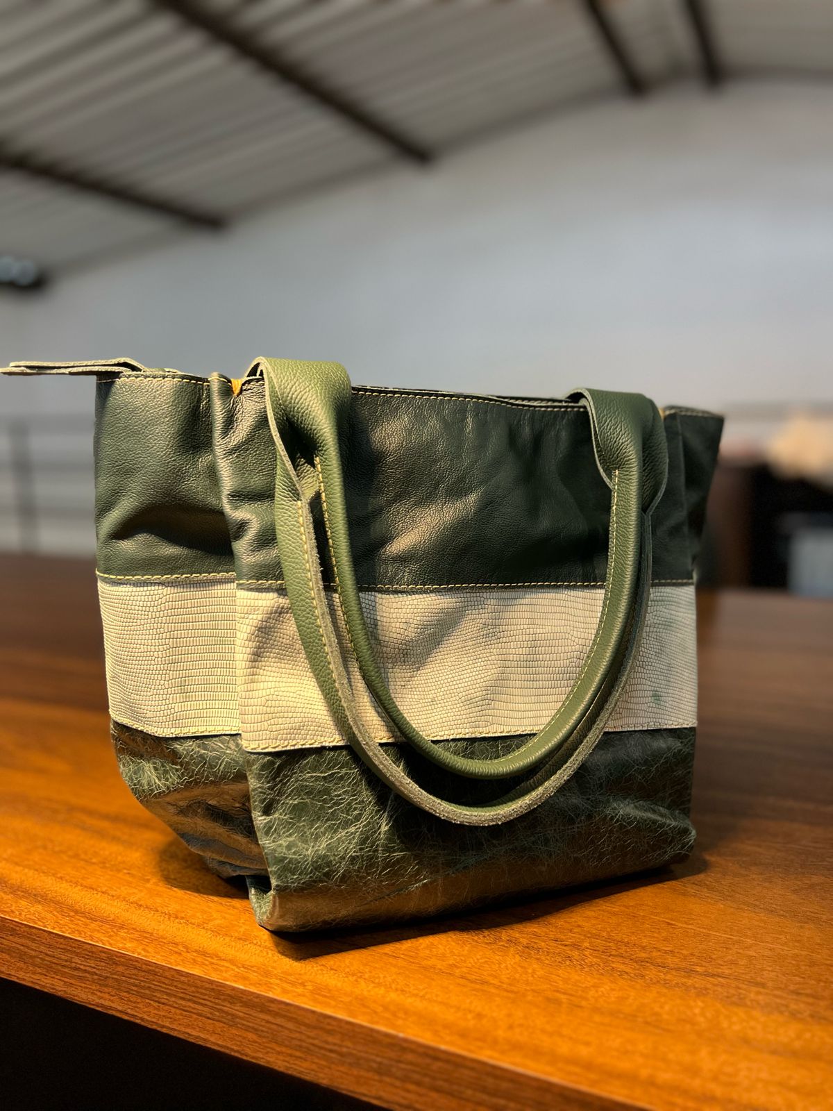 Bolsa FLORENZA em couro legítimo